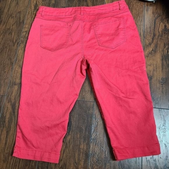 Artisan NY Capris  - Picture 6 of 8